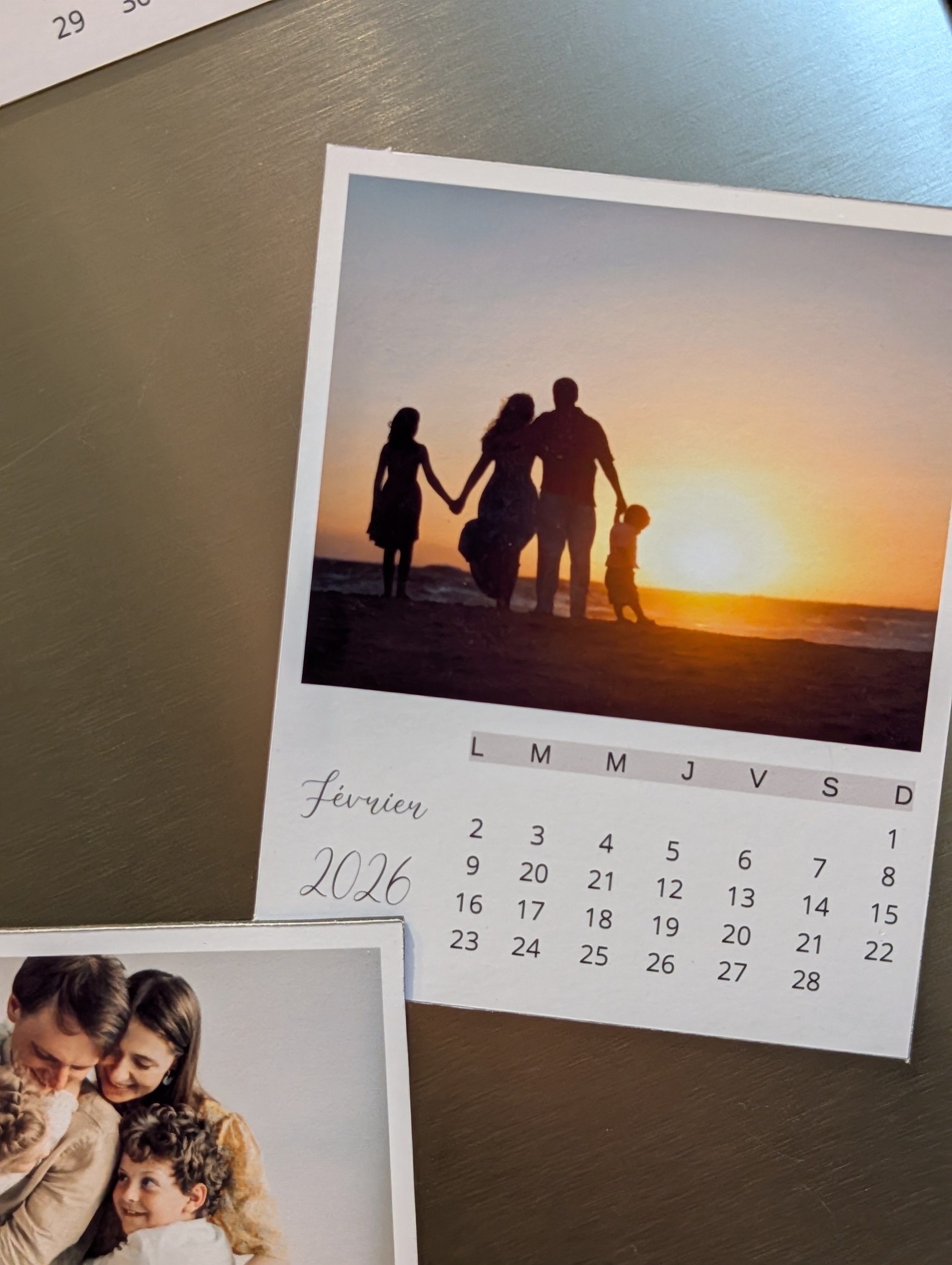 Calendrier Aimanté Personnalisé – 12 Mois, 12 Photos, 100% Unique
