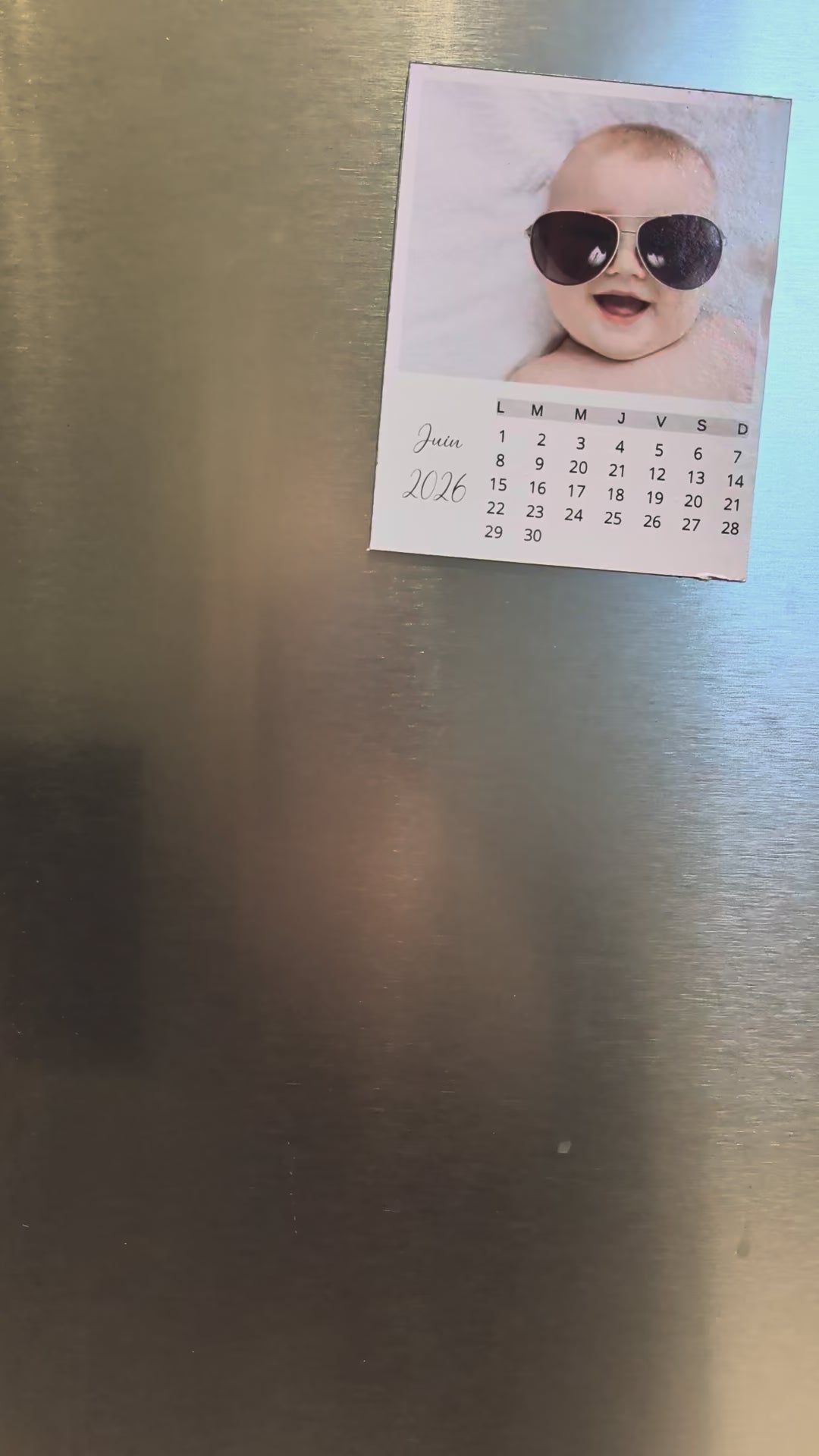 Calendrier Aimanté Personnalisé – 12 Mois, 12 Photos, 100% Unique